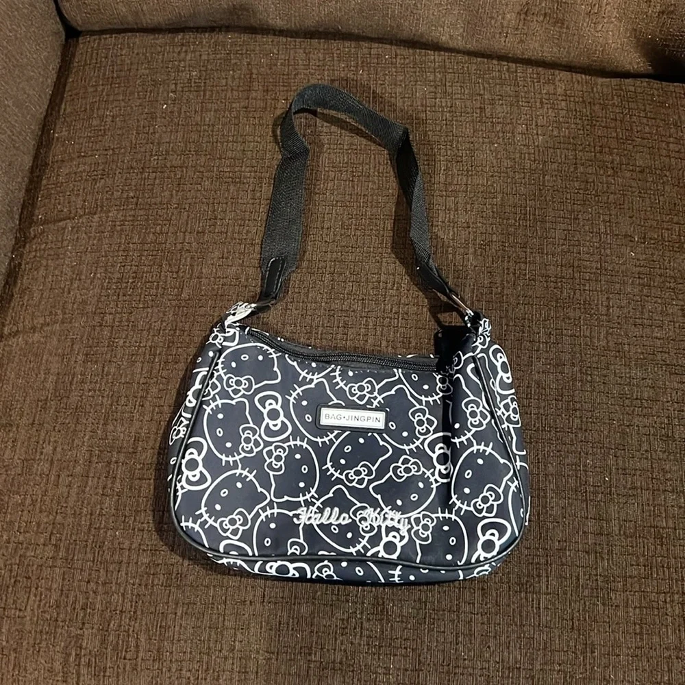 Sanrio Black and White Hello Kitty Mini Shoulder Bag - Picture 3 of 4